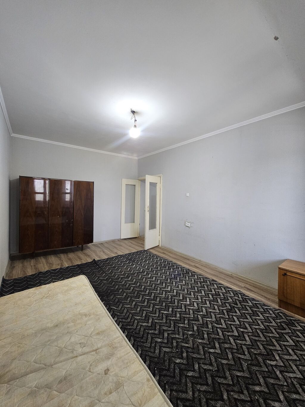 1 комната, 35 м², Тунгуч мкр 105 серия, 1 этаж, Старый ремонт: фото 3