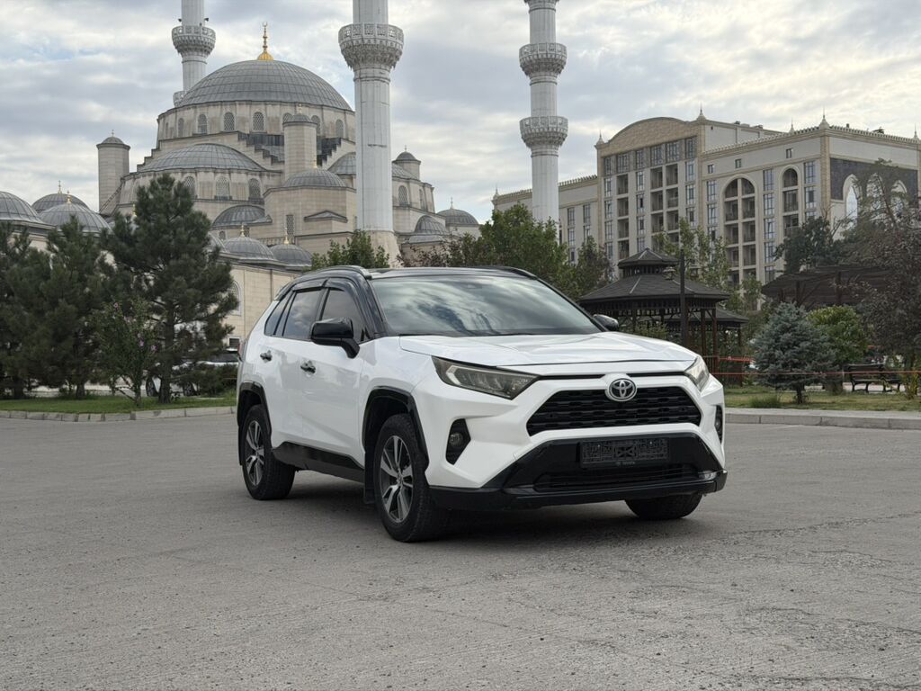 Toyota RAV4: 2020 г., 2.5 л, Автомат, Бензин, Кроссовер: фото 2