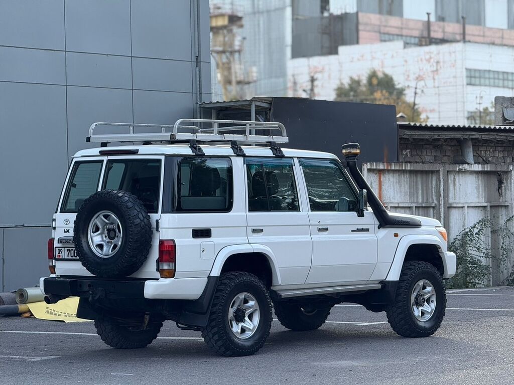 Toyota Land Cruiser: 2014 г., 4.2 л, Механика, Дизель, Внедорожник: фото 3
