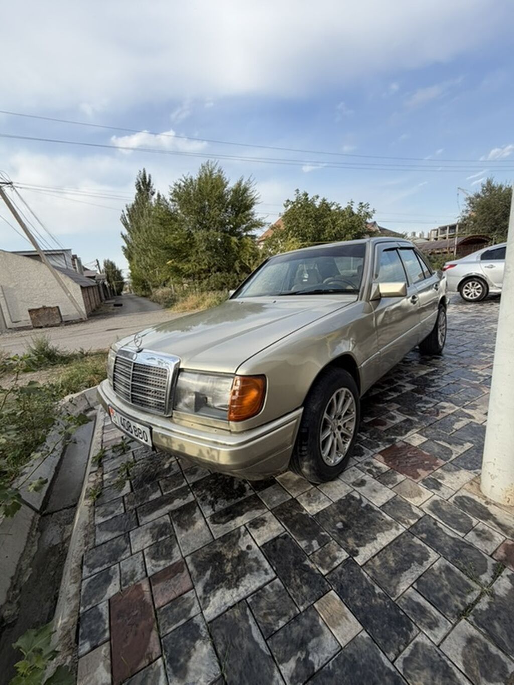 Mercedes-Benz W124