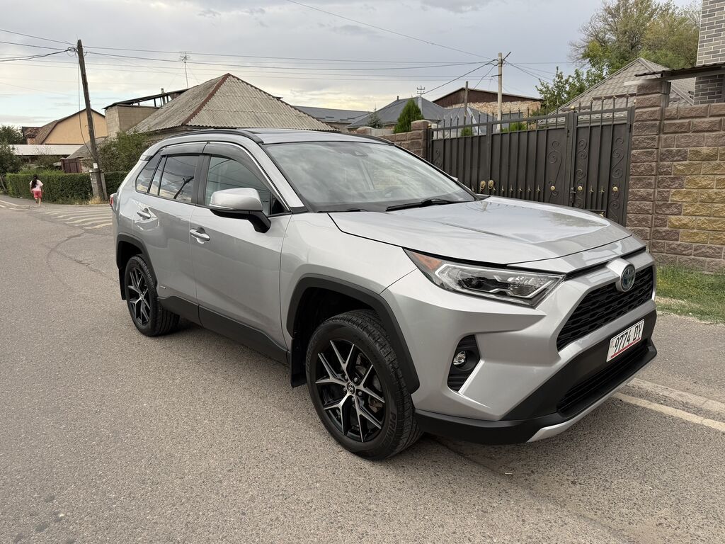 Toyota RAV4: 2019 г., 2.5 л, Автомат, Гибрид, Кроссовер: фото 3