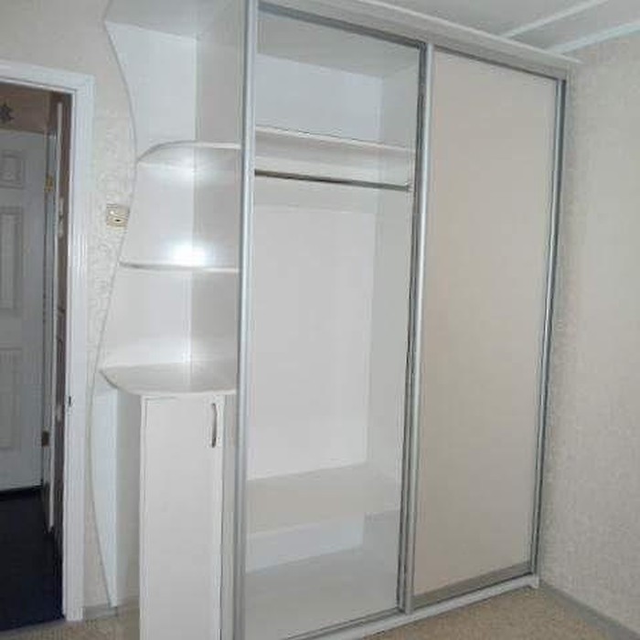 Bf skaf. Шкаф купе небольшой. Угловой шкаф купе. Шкаф-купе форвард 1500 наполнение. Скаф белый боком.