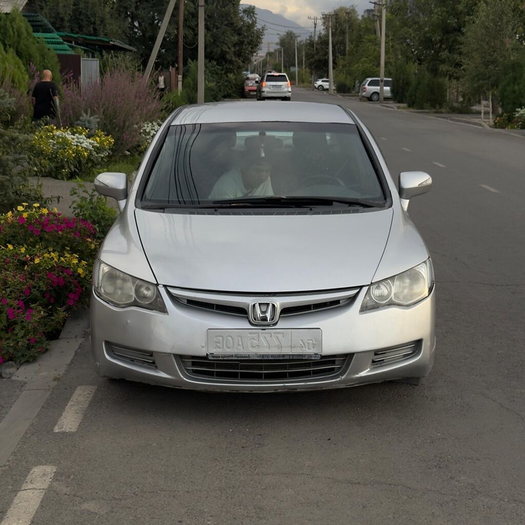 Honda Civic: 2007 г., 1.8 л, Автомат, Бензин, Седан: фото 2