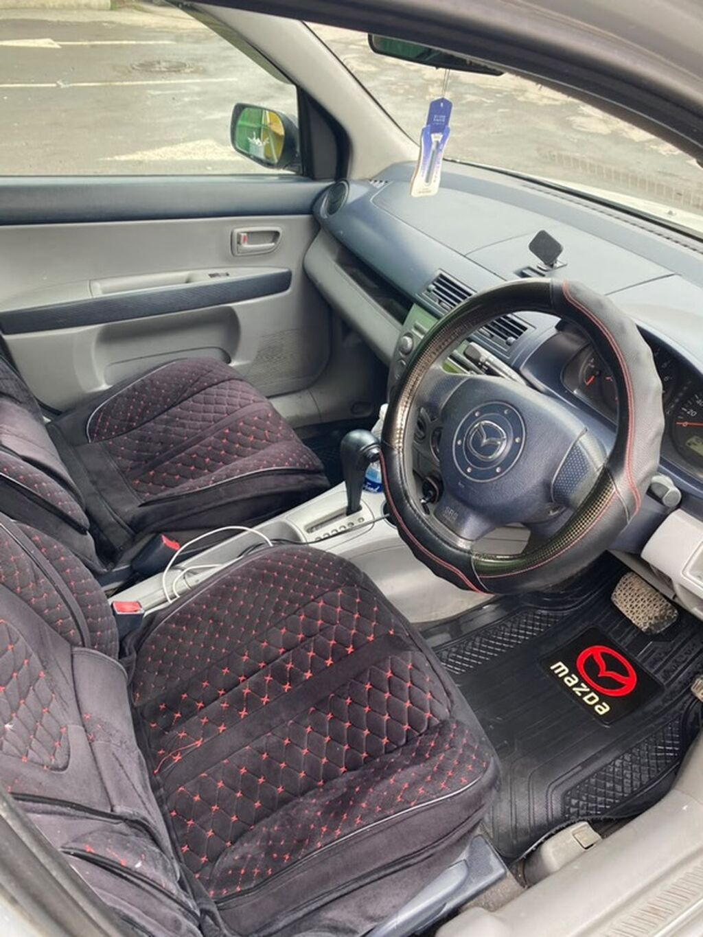 Mazda Demio: 2005 г., 1.5 л, Автомат, Бензин, Хэтчбэк: фото 8
