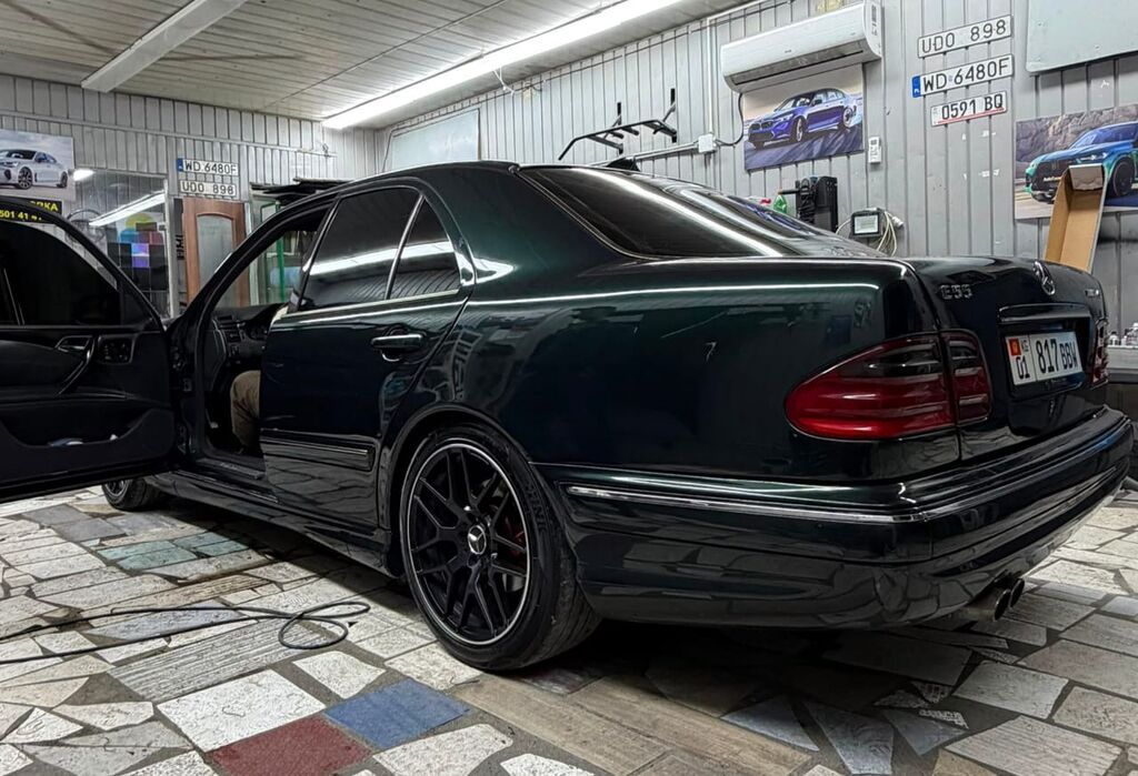 Mercedes-Benz E-Class: 2001 г., 5.5 л, Автомат, Бензин, Седан: фото 2