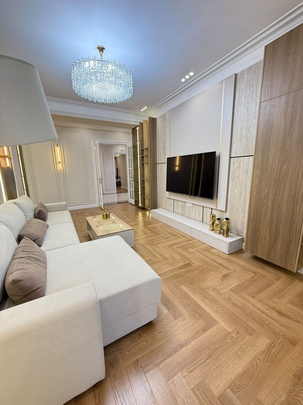 3 комнаты, 105 м², 10 мкр Элитка, 10 этаж, Дизайнерский ремонт: фото 2