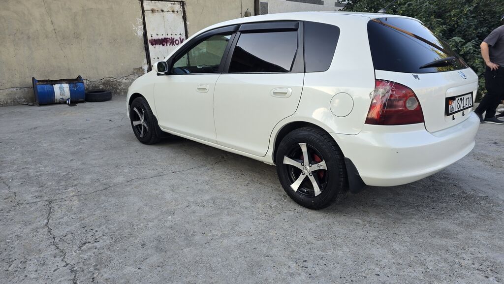 Honda Civic: 2003 г., 1.5 л, Автомат, Бензин, Хэтчбэк: фото 4