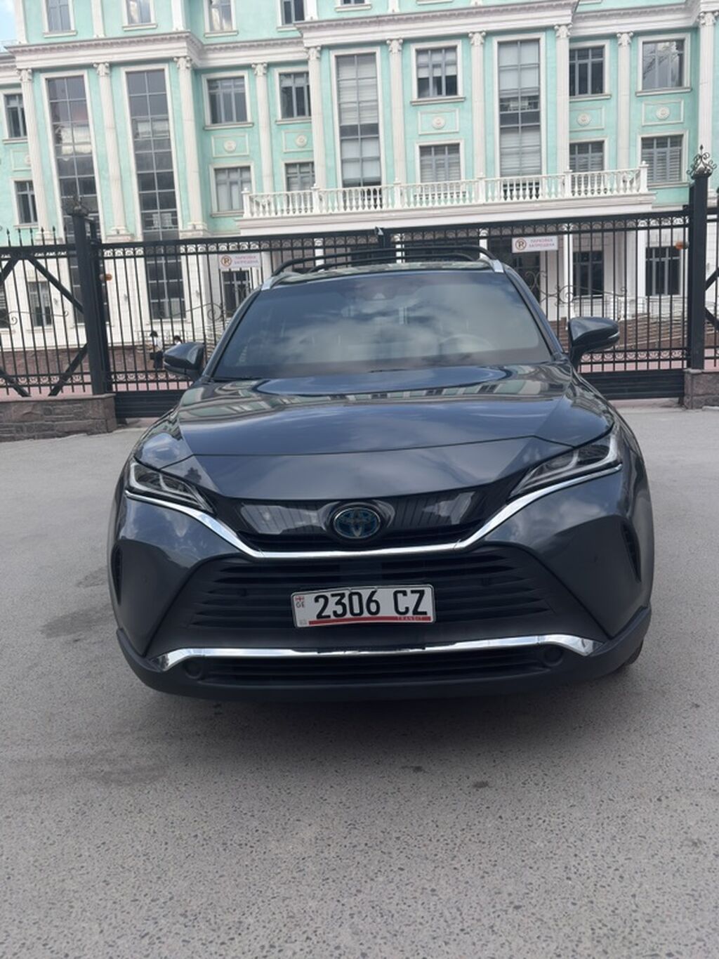 Toyota Venza: 2021 г., 2.5 л, Автомат, Гибрид, Кроссовер: фото 2