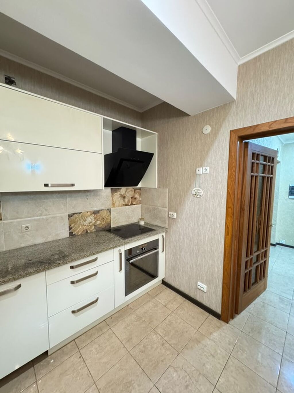 3 комнаты, 120 м², Индивидуалка, 5 этаж, Косметический ремонт: фото 2