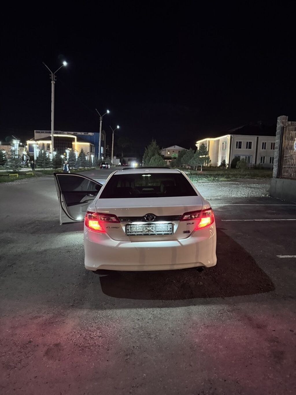 Toyota Camry: 2012 г., 2.5 л, Автомат, Гибрид, Седан: фото 2