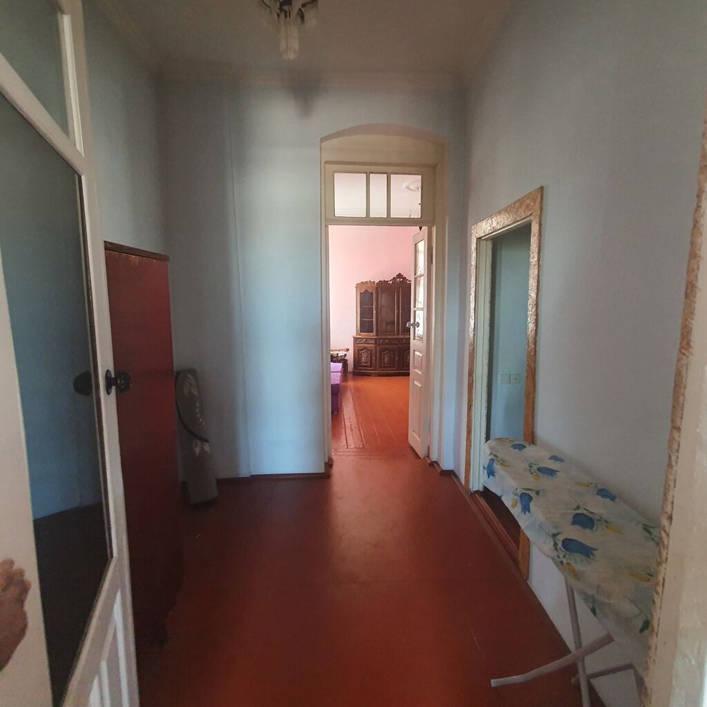 Binəqədi qəs. 4 otaqlı, 160 kv. m, Kredit var, Orta təmir