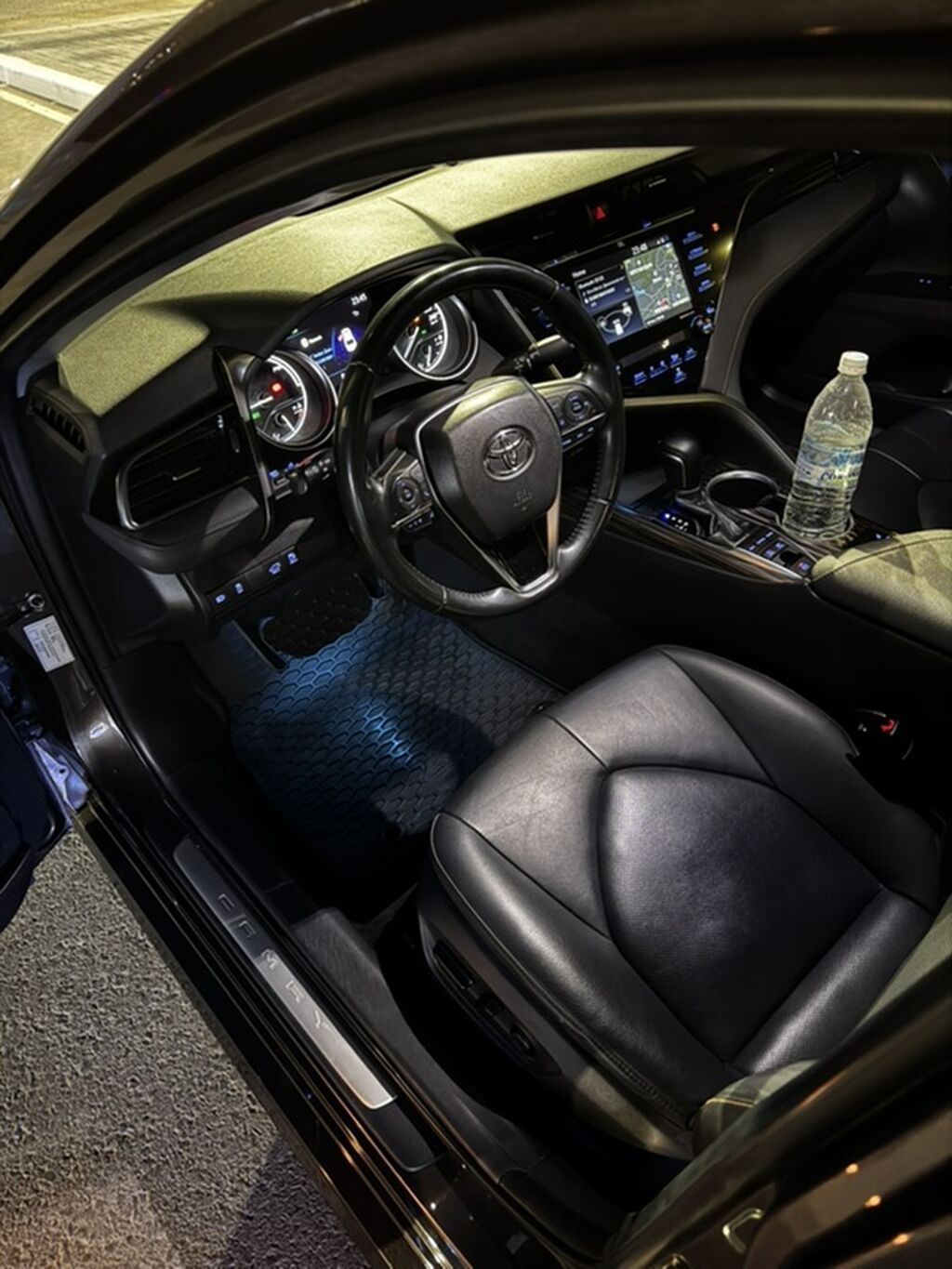 Toyota Camry: 2019 г., 2.5 л, Вариатор, Гибрид, Седан: фото 6