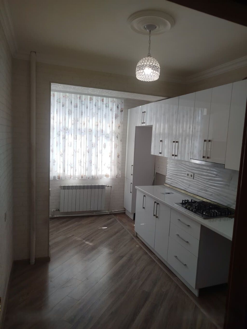 Bakı, 8-ci kilometr, 3 otaqlı, Köhnə tikili, m. Xalqlar Dostluğu, 90 kv. m
