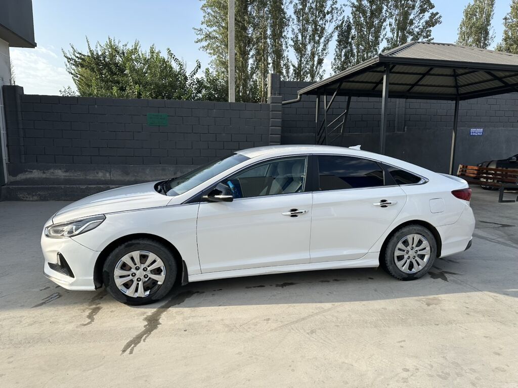 Hyundai Sonata: 2018 г., 2 л, Автомат, Бензин, Седан: фото 8
