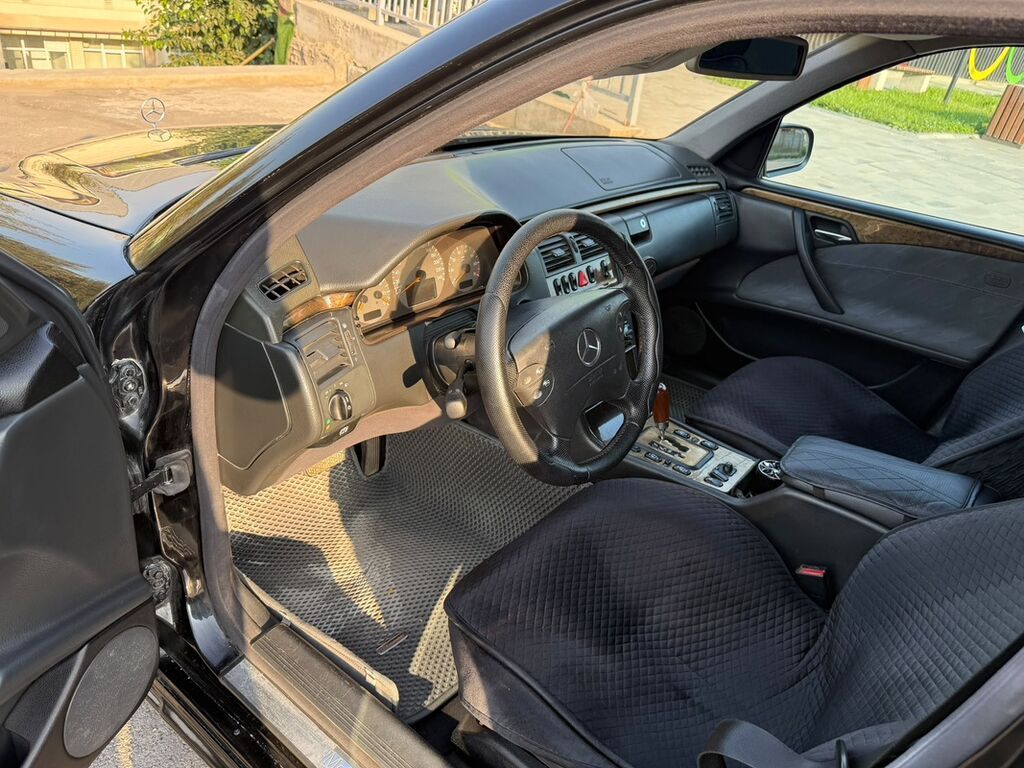 Mercedes-Benz E-Class: 2000 г., 3.2 л, Автомат, Газ, Седан: фото 4