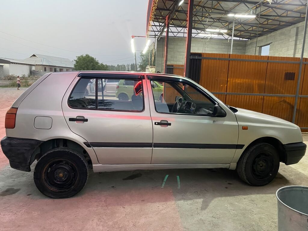 Volkswagen Golf: 1994 г., Механика, Бензин, Хэтчбэк: фото 8