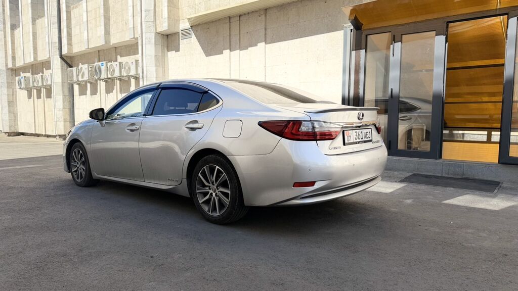 Lexus ES: 2016 г., 2.5 л, Вариатор, Гибрид, Седан: фото 3