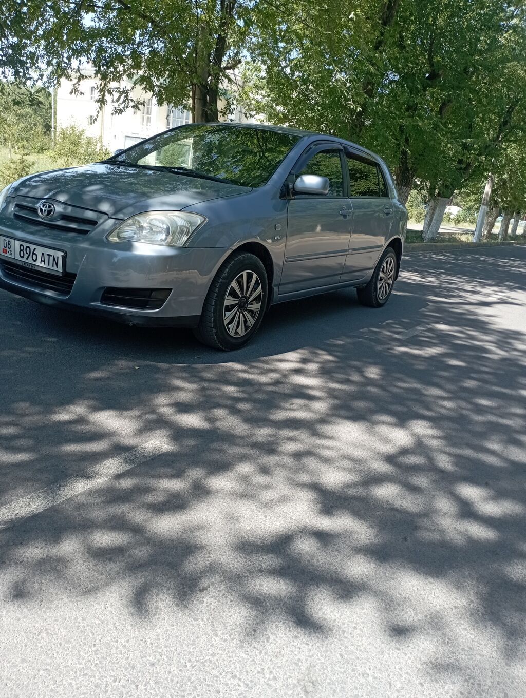 Toyota Corolla: 2002 г., Бензин, Хэтчбэк: фото 1