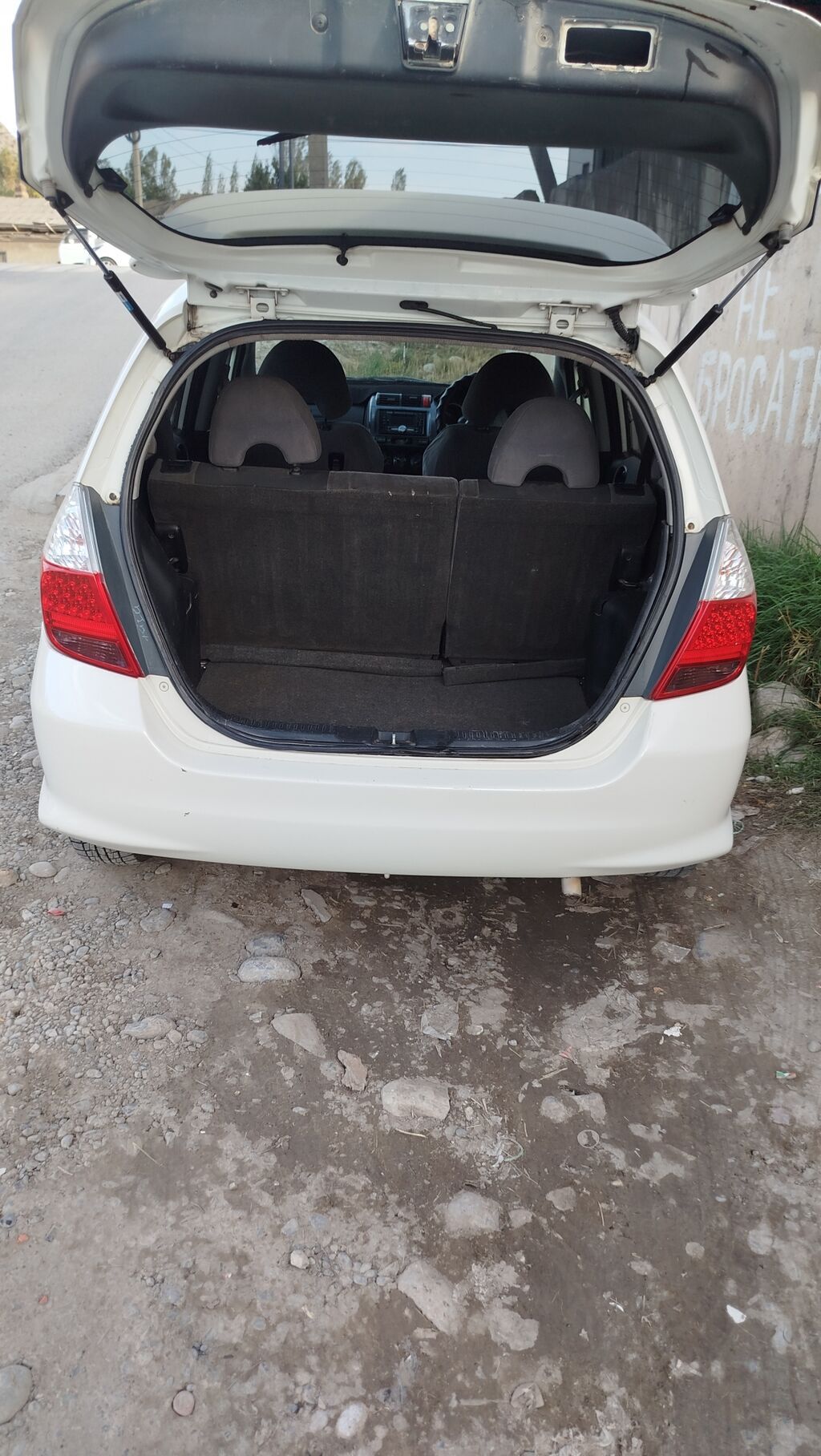 Honda Fit: 2002 г., 1.3 л, Вариатор, Бензин, Хэтчбэк: фото 6