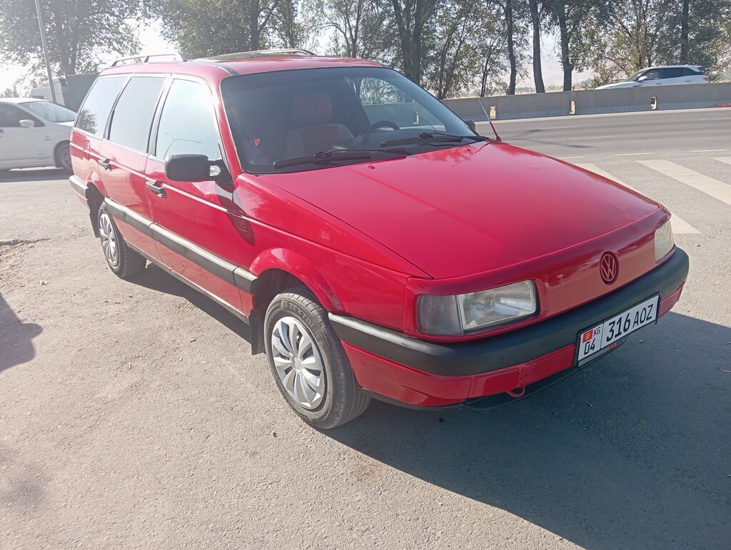 Volkswagen Passat Variant: 1991 г., 1.8 л, Механика, Бензин, Универсал: фото 1