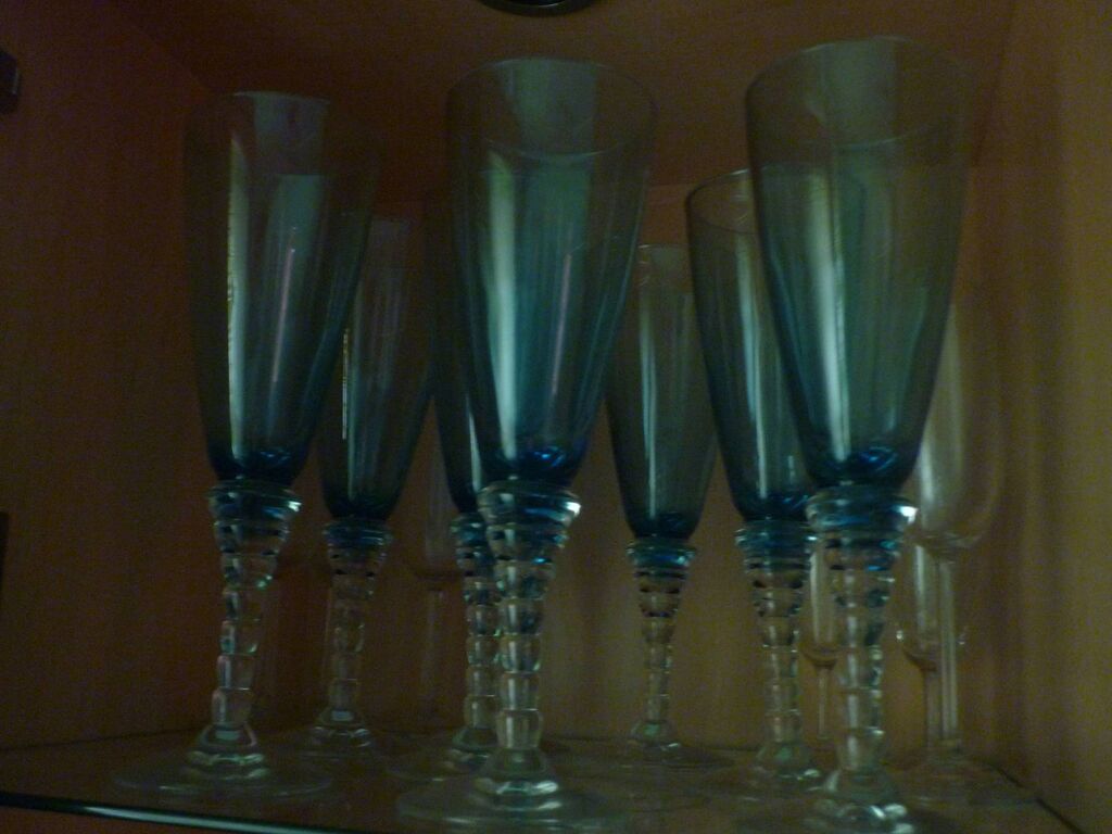 Čaše: Coctail Case novo Plave 26 cm U ponudi 8 kom Stanje Top. bez