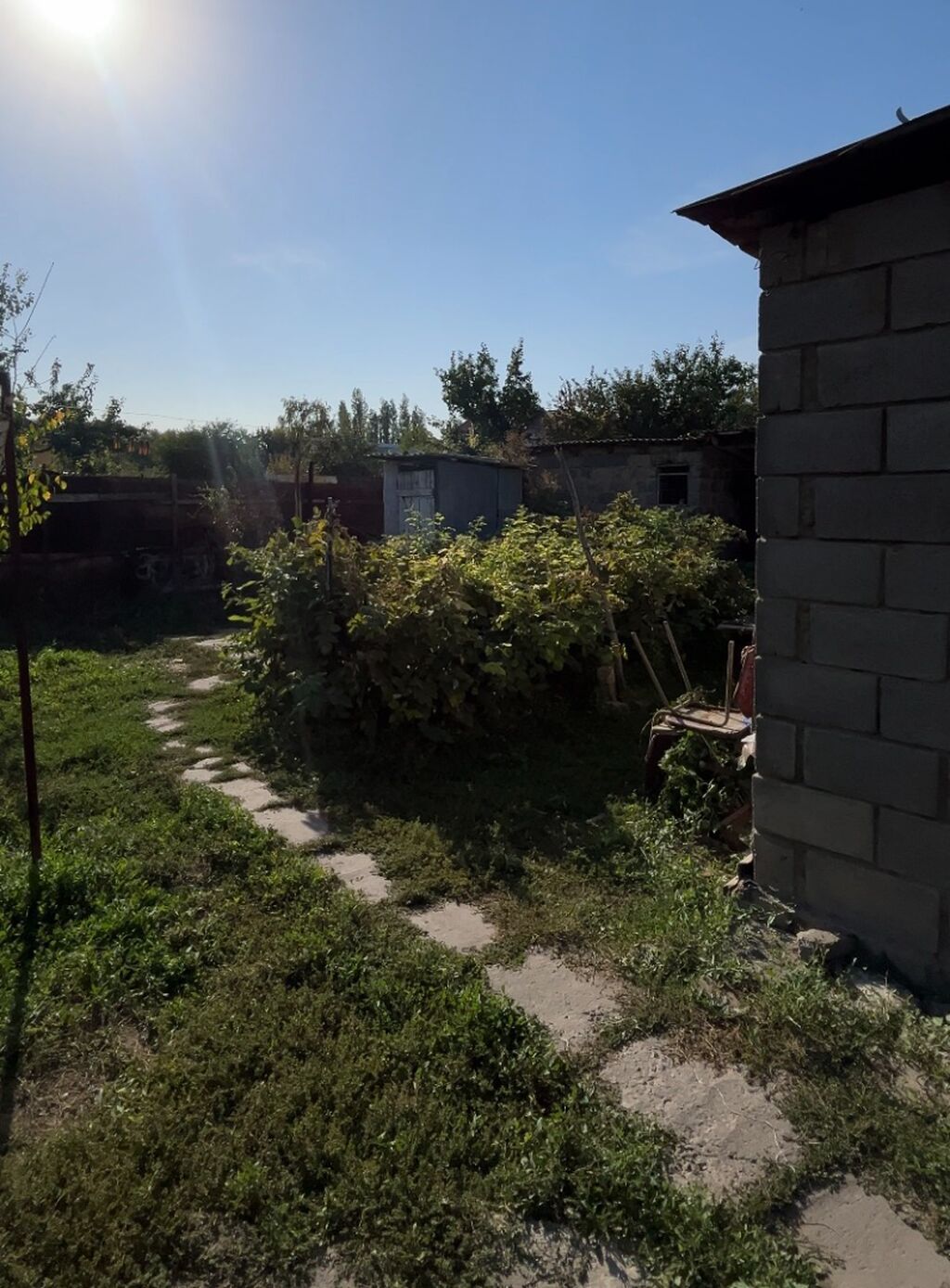 ПРОДАЁТСЯ ДОМ НА ПЕРВОЙ ЛИНИИ — СЕЛО АК-ЖОЛ Ул. Манаса, первая: фото 2