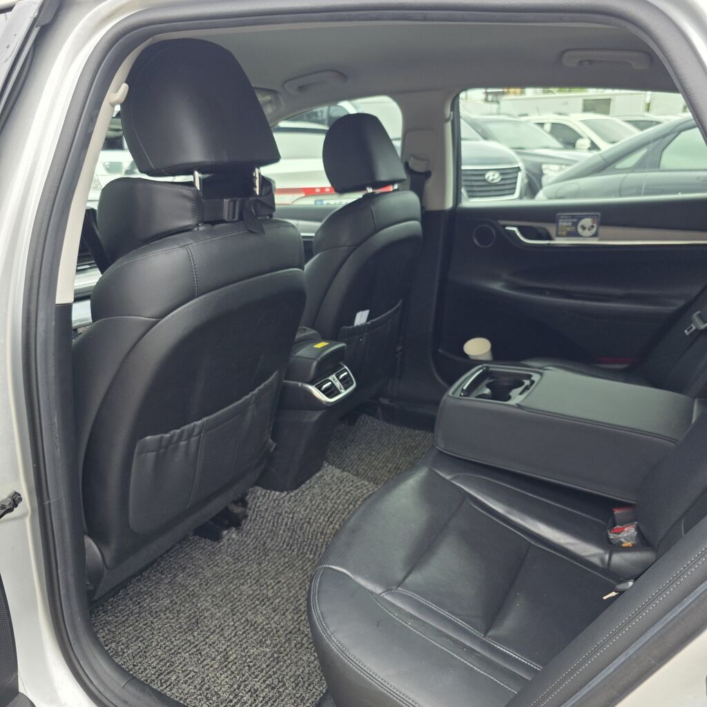 Hyundai Grandeur: 2020 г., 0.3 л, Автомат, Газ, Седан: фото 2