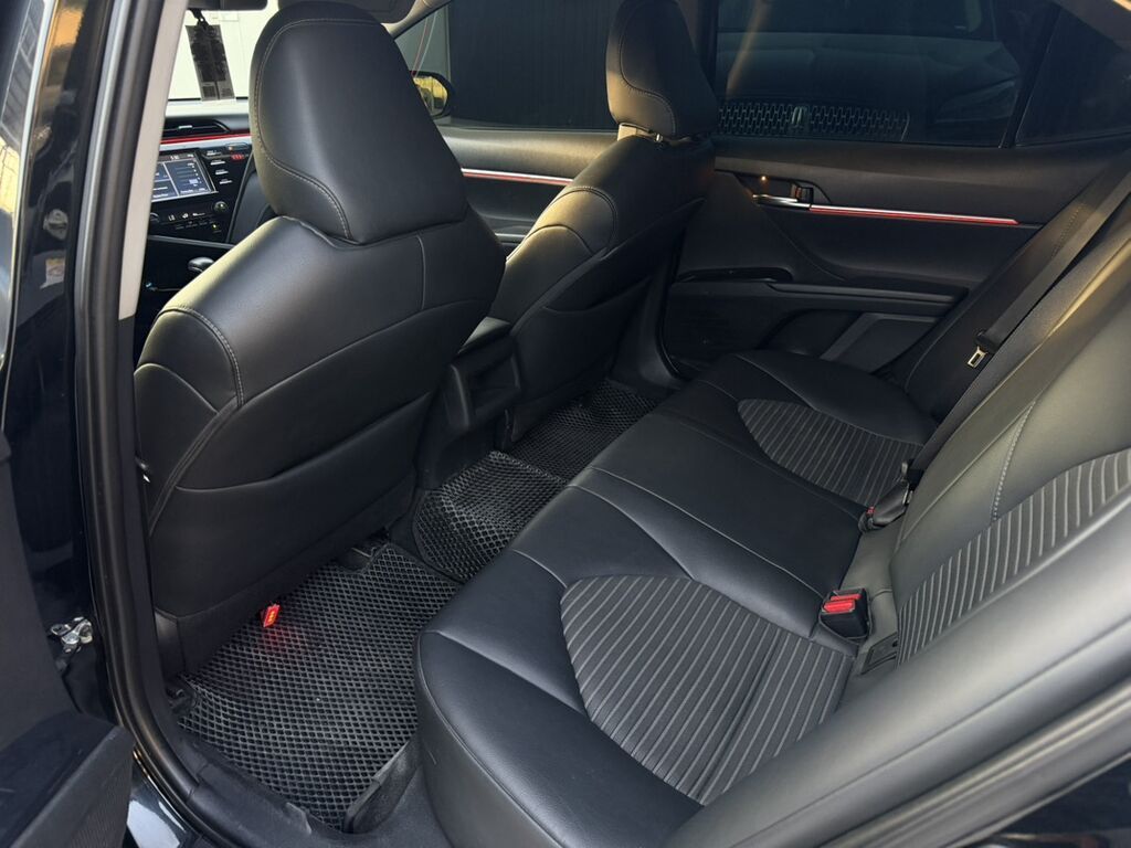 Toyota Camry: 2018 г., 2.5 л, Автомат, Бензин, Седан: фото 8