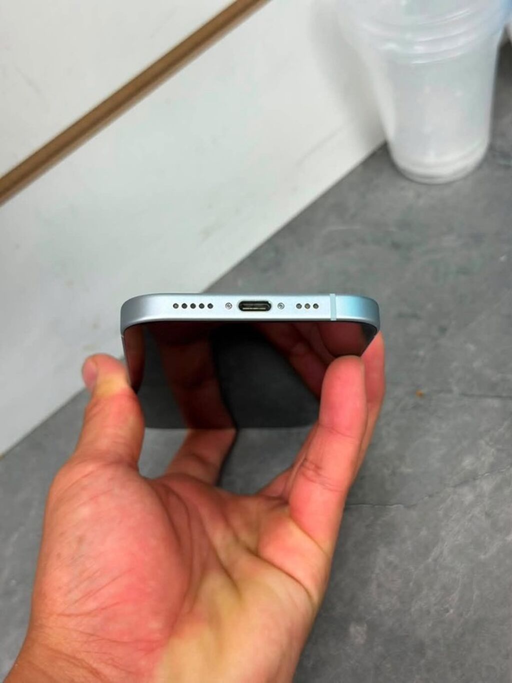 IPhone 15, Б/у, 256 ГБ, Голубой, Зарядное устройство, Защитное стекло, Кабель, 85 %: фото 3