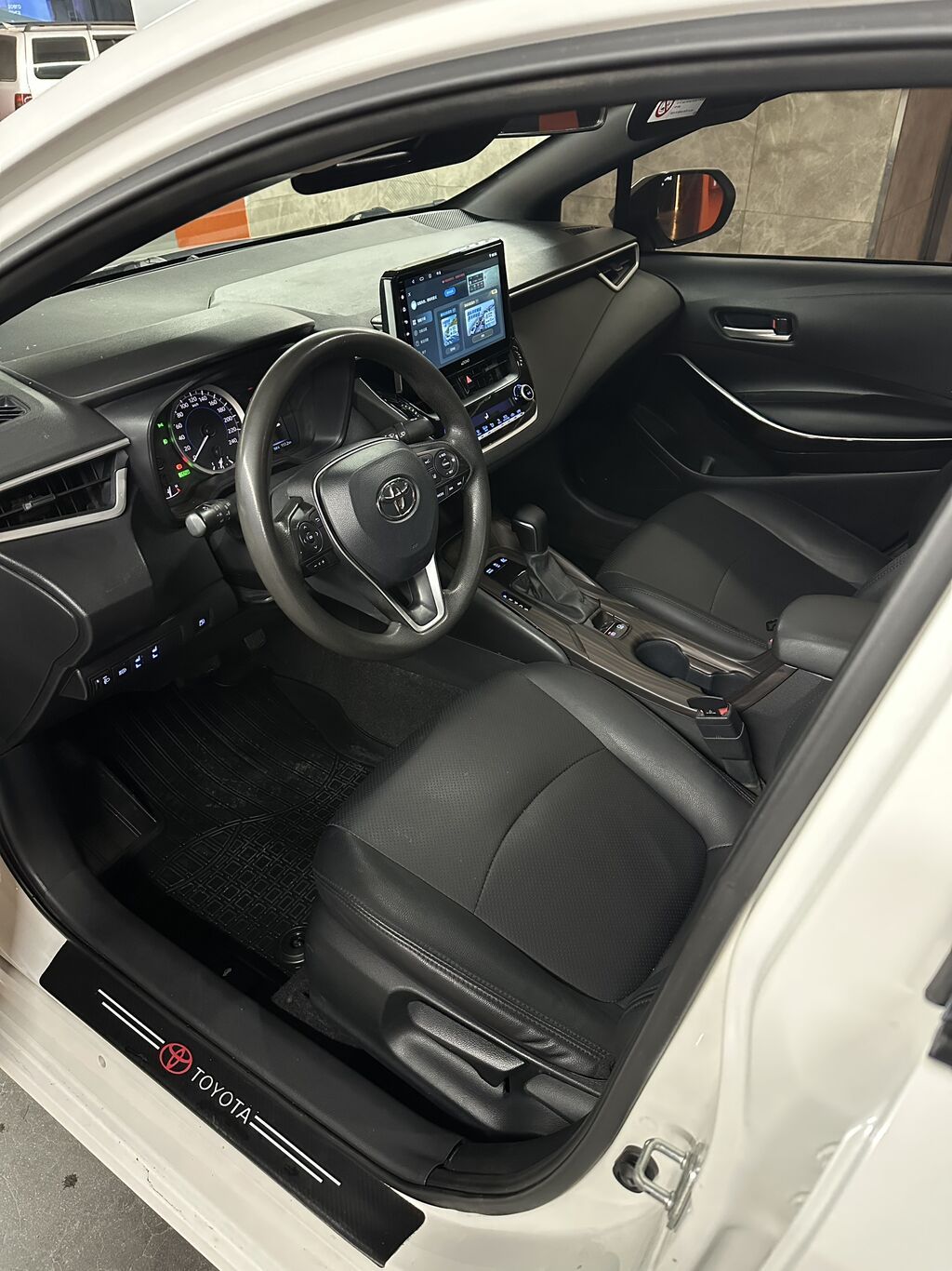 Продам Toyota Corolla гибрид, 2020 г., седан: фото 8
