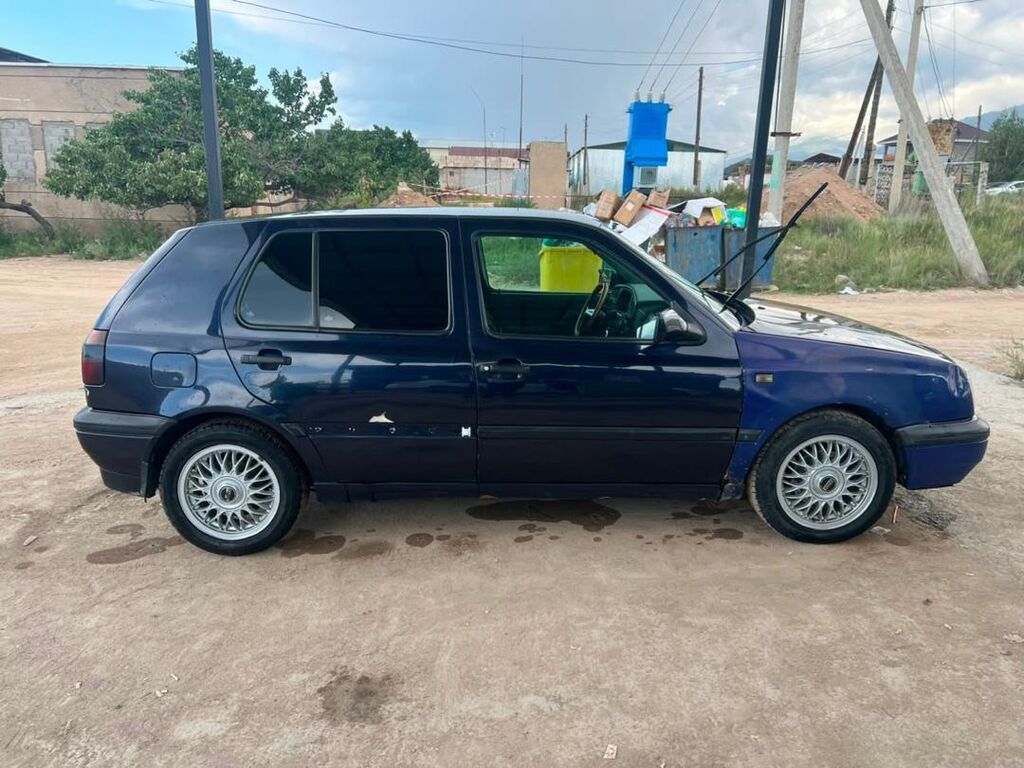 Volkswagen Golf: 1992 г., 2 л, Автомат, Бензин, Хэтчбэк: фото 3