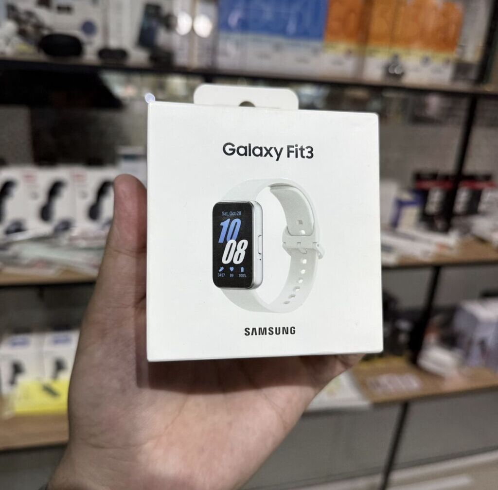 Фитнес-браслет Samsung Galaxy Fit3 - Цвета на коробках: черный и: фото 2