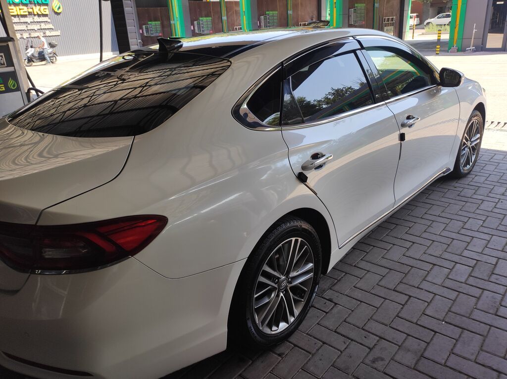 Hyundai Grandeur: 2018 г., 0.3 л, Автомат, Газ, Седан: фото 4