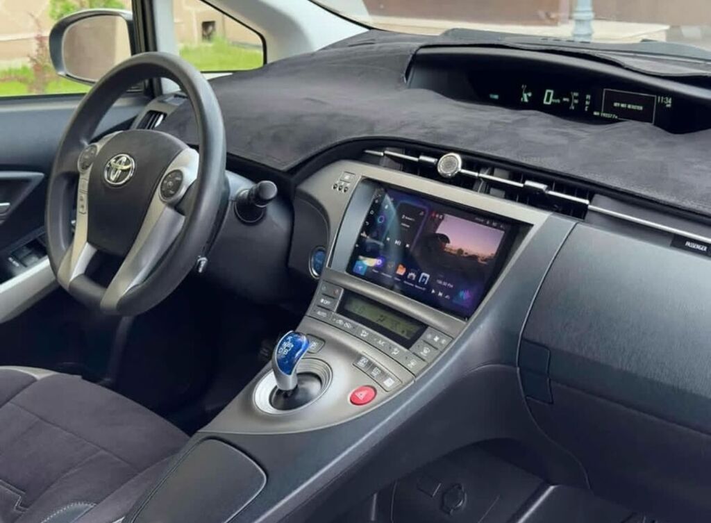 Toyota Prius: 2013 г., Вариатор, Гибрид, Хэтчбэк: фото 5