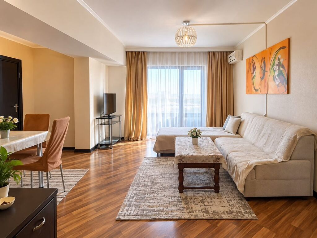 Сдам 2-комнатную квартиру в центре, с мебелью: фото 1
