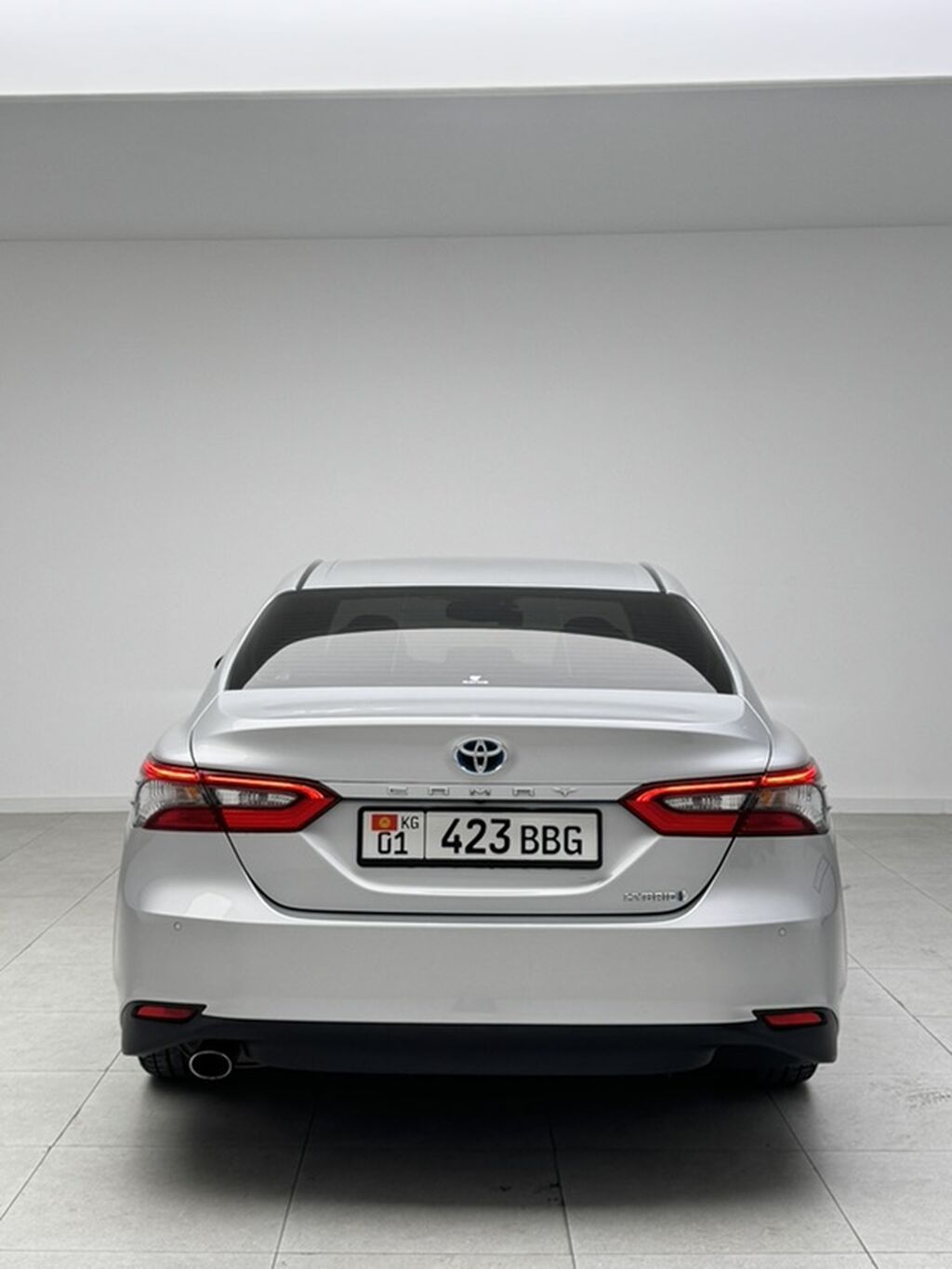 Toyota Camry: 2022 г., 2.5 л, Автомат, Гибрид, Седан: фото 4
