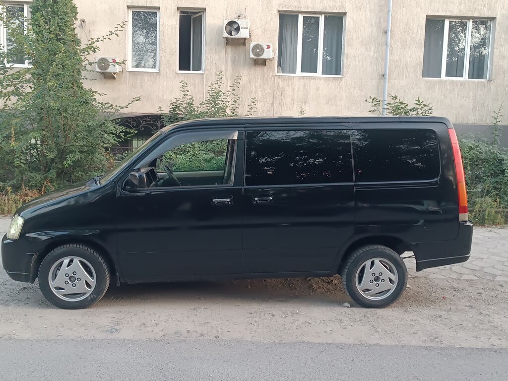 Honda Stepwgn: 2001 г., 2 л, Автомат, Минивэн: фото 3