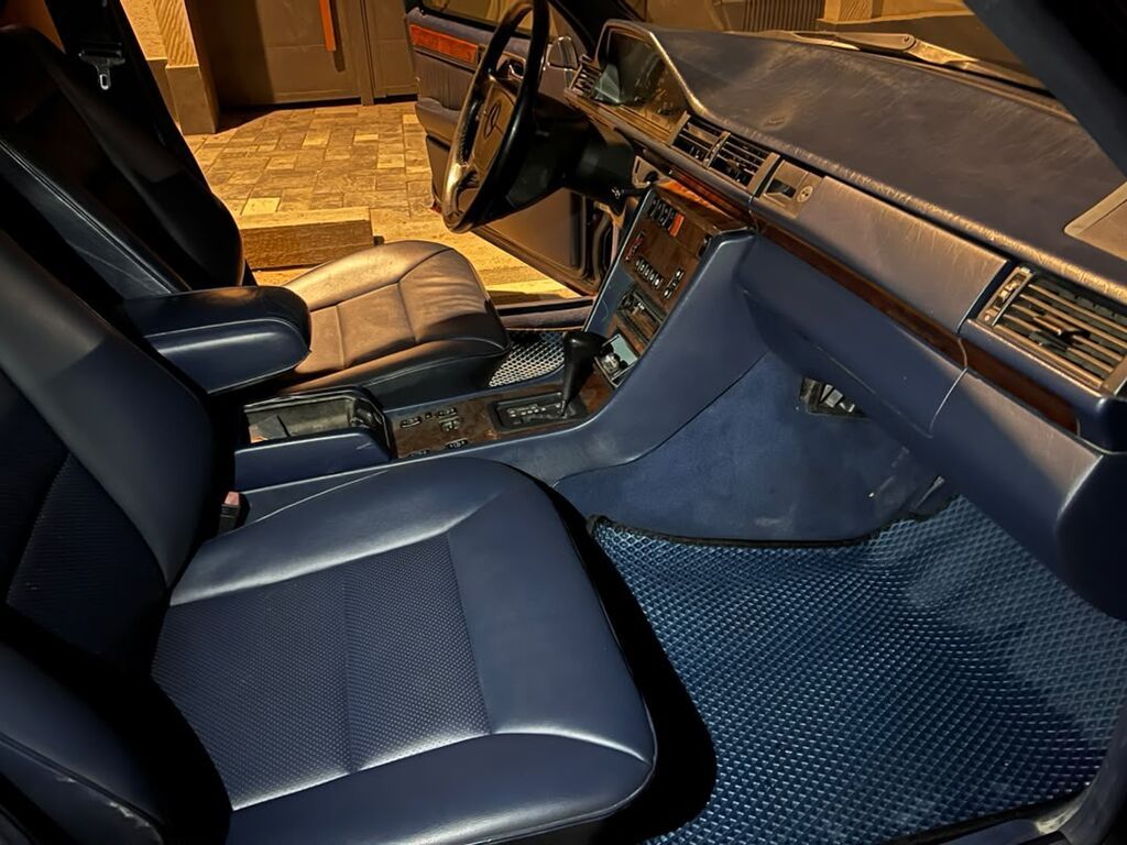 Mercedes-Benz 220: 1994 г., 2.2 л, Автомат, Бензин, Седан: фото 5