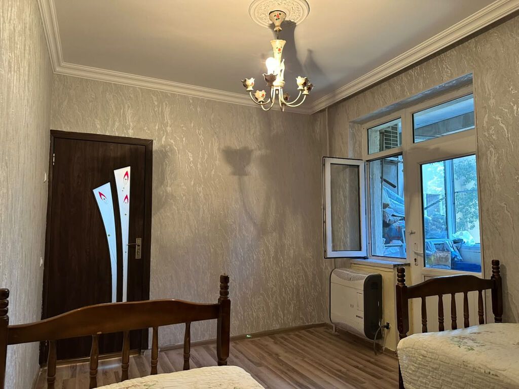 Bakı, Bakıxanov qəs., 3 otaqlı, Köhnə tikili, 60 kv. m