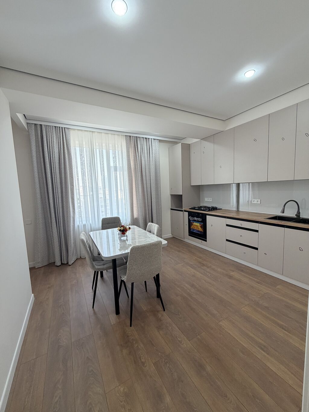 2 комнаты, 51 м², Бишкек Парк ТРЦ Элитка, 7 этаж, Евроремонт