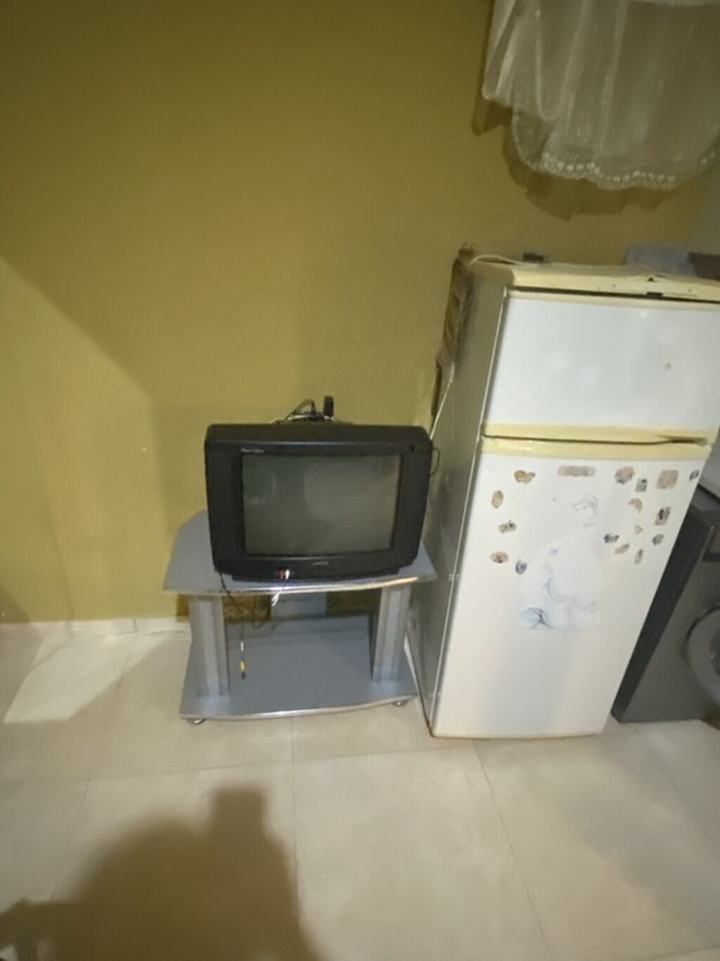 Kirayə verilir 1 otaq 1 hamam,tualet Kombi,daimi su,qaz işıq,internet