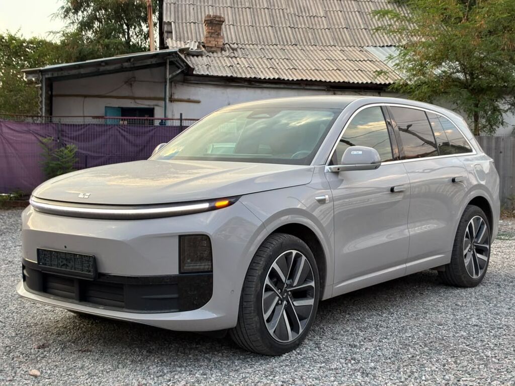 Lixiang L6: 2024 г., 1.5 л, Вариатор, Гибрид, Кроссовер: фото 2