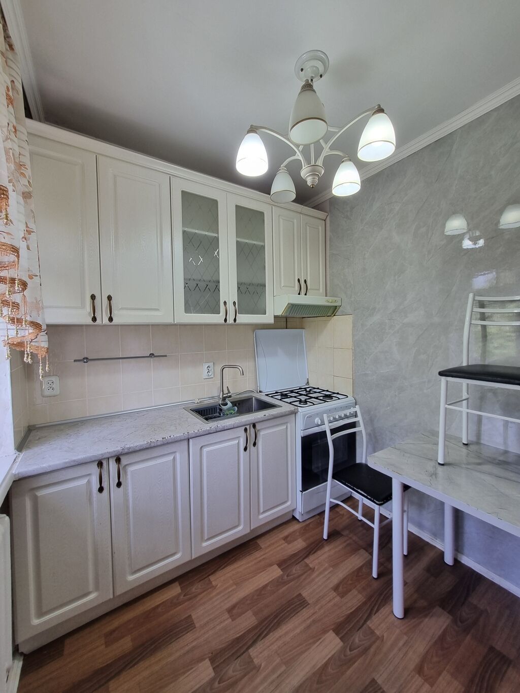 3 комнаты, 58 м², Хрущевка, 4 этаж, Косметический ремонт — фото 2