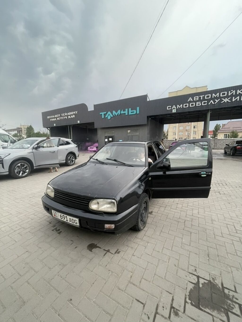 Volkswagen Golf: 1991 г., 1.8 л, Механика, Бензин, Хэтчбэк: фото 4