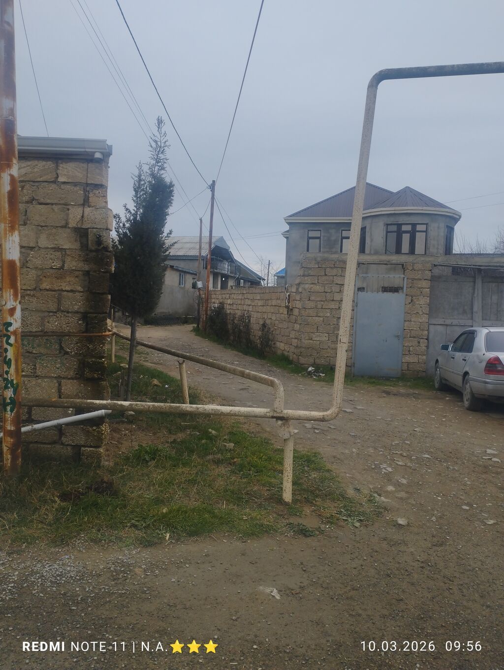 Həyət evi satılır 41-ci Maştağa küçəsi 26 ünvanında. 3 otaq +