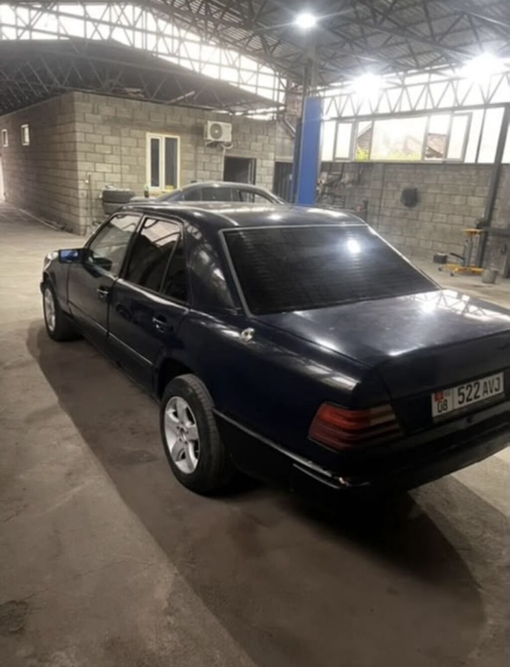 Mercedes-Benz W124: 1990 г., 2.6 л, Механика, Бензин, Седан: фото 3