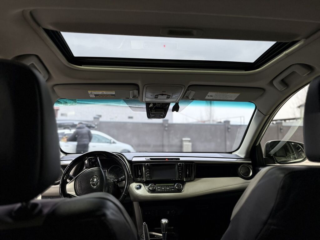 Toyota RAV4: 2018 г., 2.5 л, Автомат, Бензин, Кроссовер: фото 7
