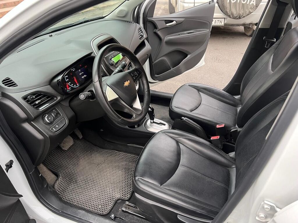 Продам Chevrolet Spark 2018 г., хэтчбек: фото 6
