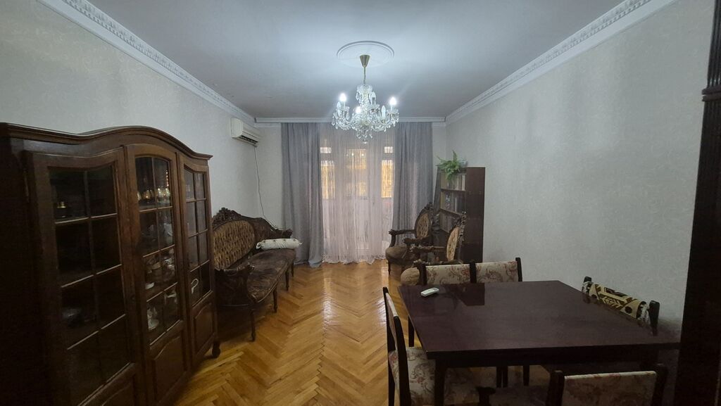 Bakı, Yasamal, 3 otaqlı, Köhnə tikili, m. Elmlər Akademiyası, 65 kv. m