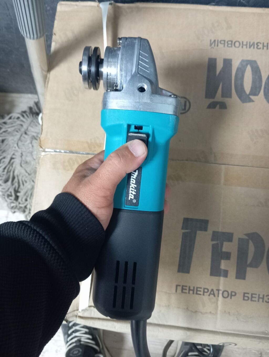 Углошлифовальная машина (болгарка) Makita 9555HN - Мощность: 840 Вт -: фото 2